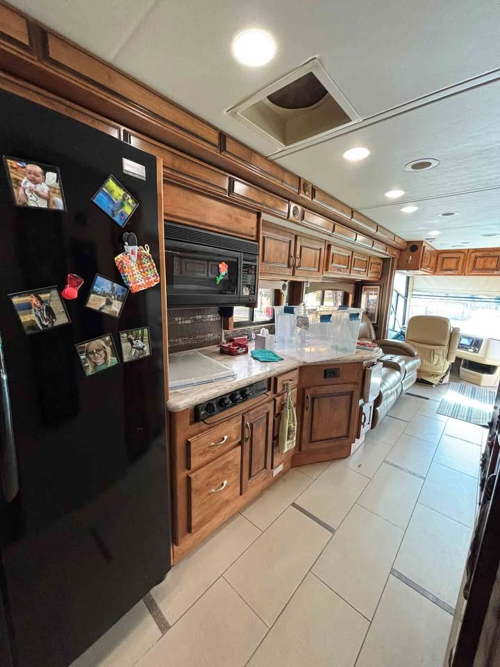 2012 Monaco knight 36pft - Image 8