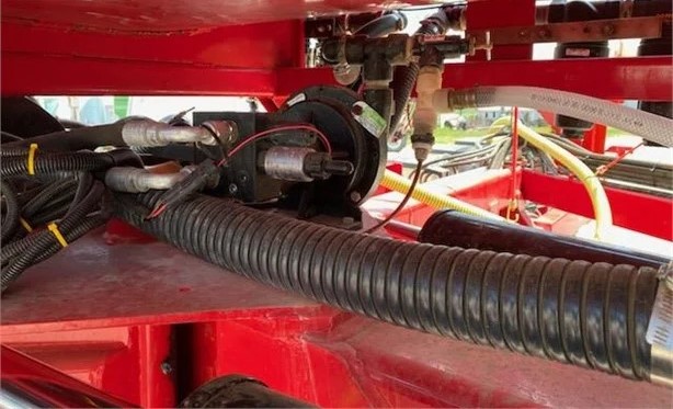 2013 WHITE 8816 - Image 9