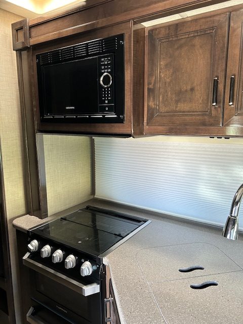 2020 Thor Quantum RW28 - Image 17