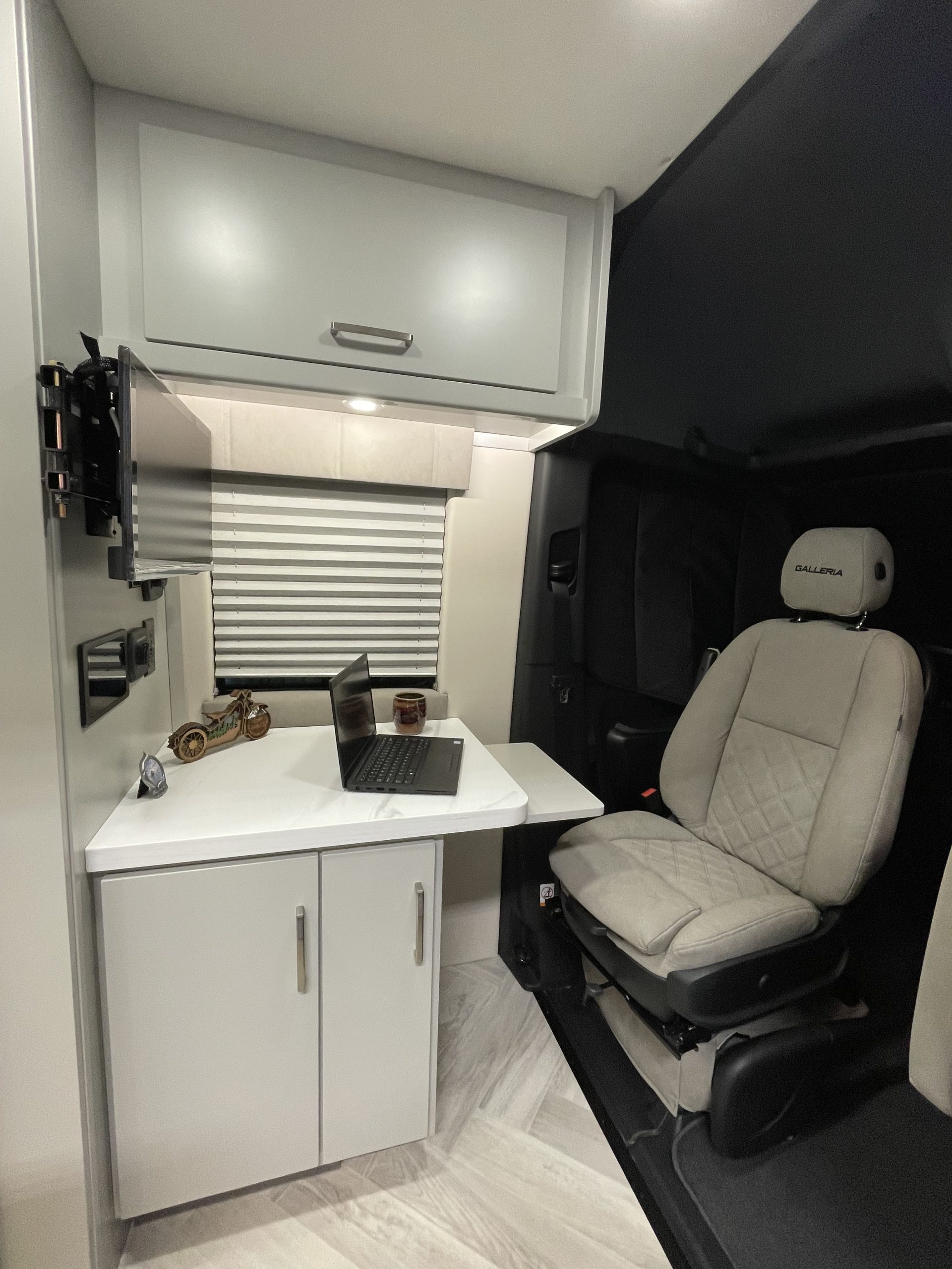 2025 COACHMEN GALLERIA LI3 24A (BH37) - Image 17