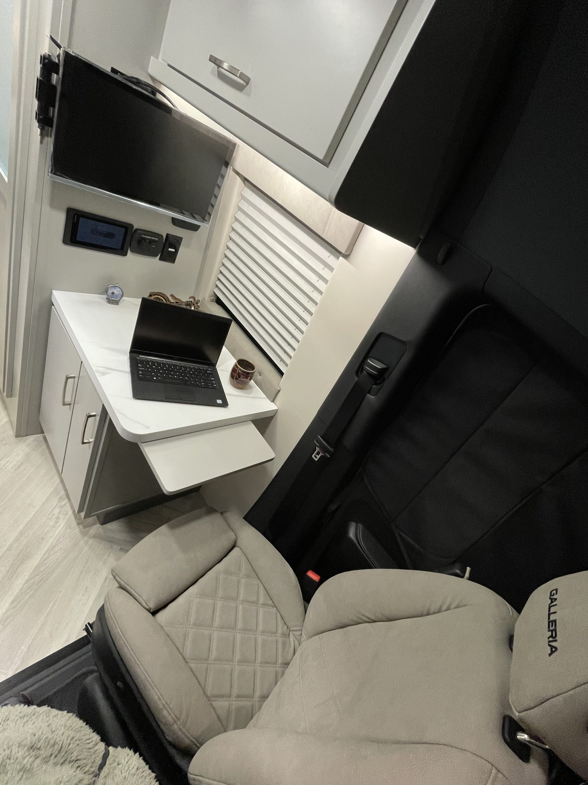 2025 COACHMEN GALLERIA LI3 24A (BH37) - Image 18