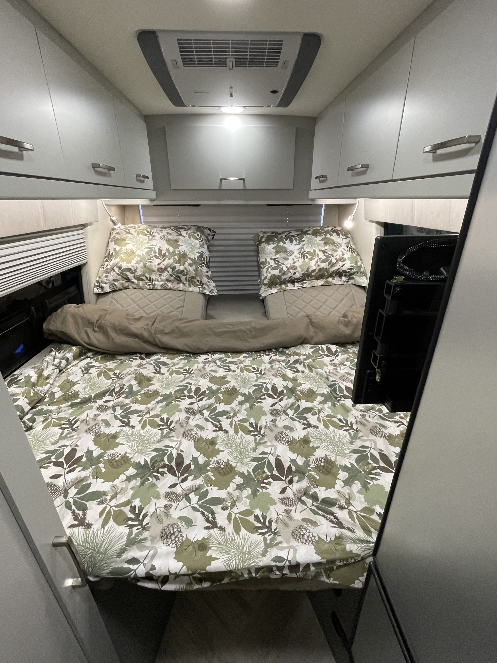 2025 COACHMEN GALLERIA LI3 24A (BH37) - Image 19