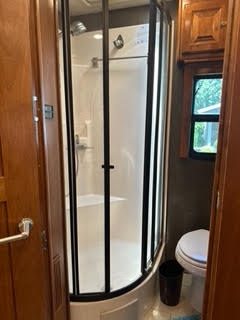 2016 Tiffin Allegro Red 33 AA - Image 15