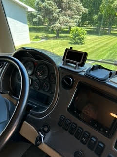 2016 Tiffin Allegro Red 33 AA - Image 4