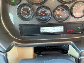 2016 Tiffin Allegro Red 33 AA - Image 5