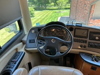 2016 Tiffin Allegro Red 33 AA - Image 6