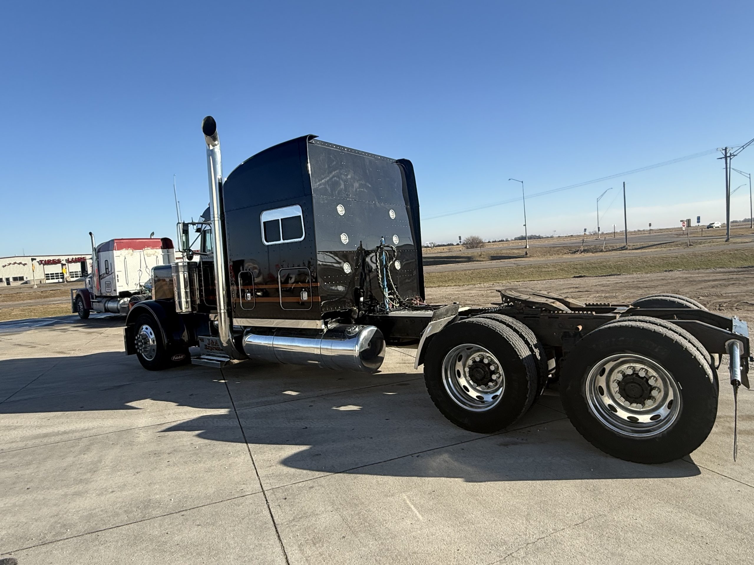 1999 Peterbilt 379 - Image 3