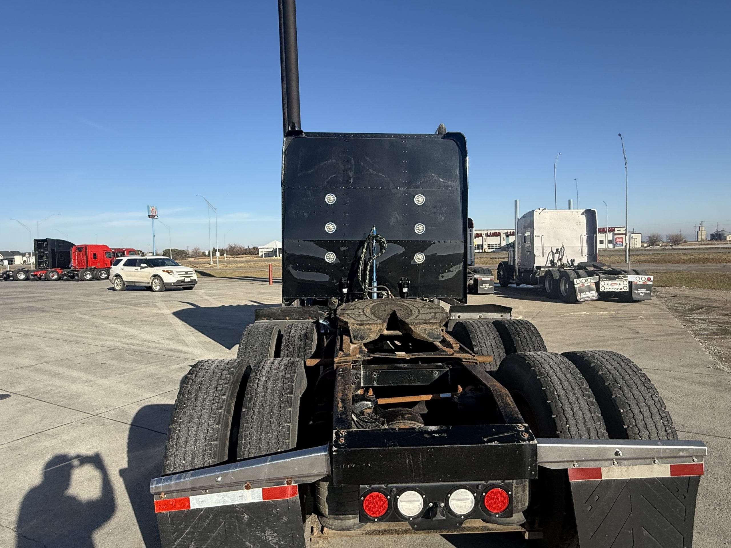 1999 Peterbilt 379 - Image 4