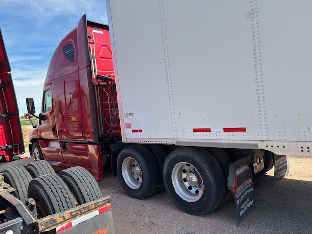 2017 Freightliner Cascadia Evolution semi trucks and a 2014 Wabash 53’ dry van trailer - Image 10
