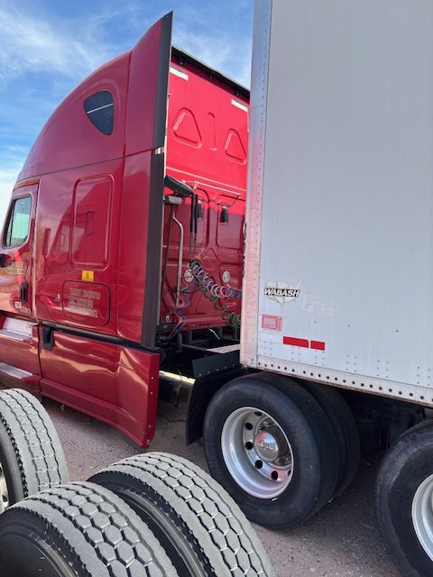 2017 Freightliner Cascadia Evolution semi trucks and a 2014 Wabash 53’ dry van trailer - Image 11