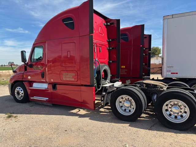 2017 Freightliner Cascadia Evolution semi trucks and a 2014 Wabash 53’ dry van trailer - Image 12