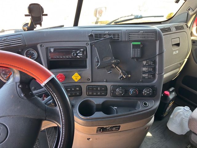 2017 Freightliner Cascadia Evolution semi trucks and a 2014 Wabash 53’ dry van trailer - Image 19