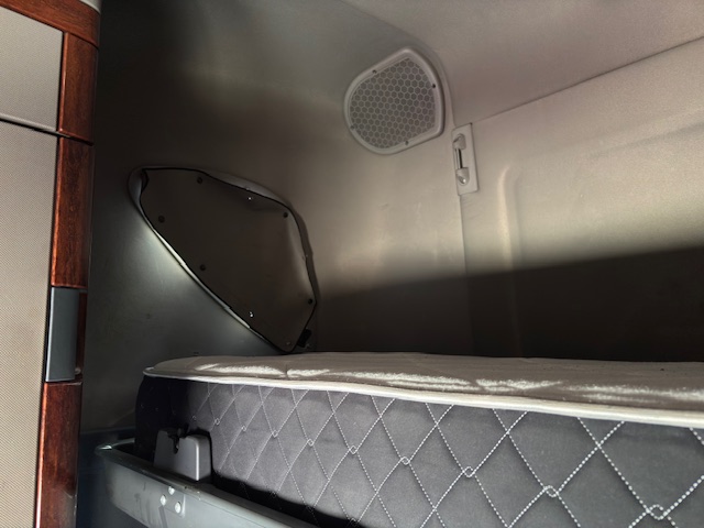 2017 Freightliner Cascadia Evolution semi trucks and a 2014 Wabash 53’ dry van trailer - Image 31