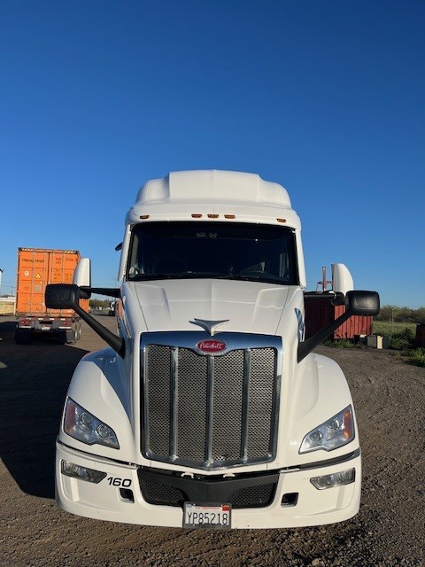 2024 PETERBILT 579 - Image 3