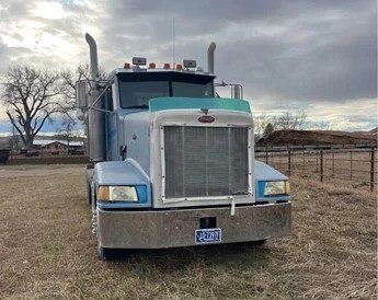1989 Peterbilt 377 - Image 2