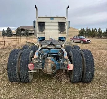1989 Peterbilt 377 - Image 3
