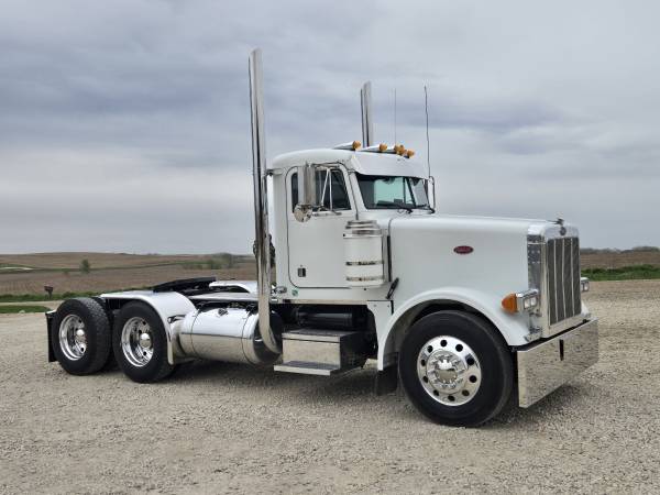 1999 Peterbilt 378 DayCab - Image 6