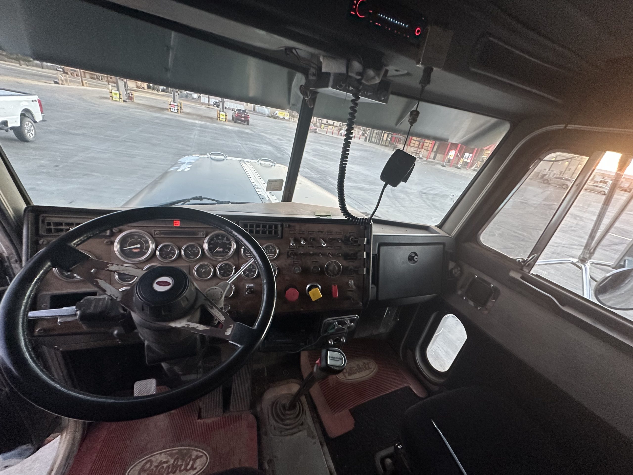 1990 PETERBILT 379 - Image 5