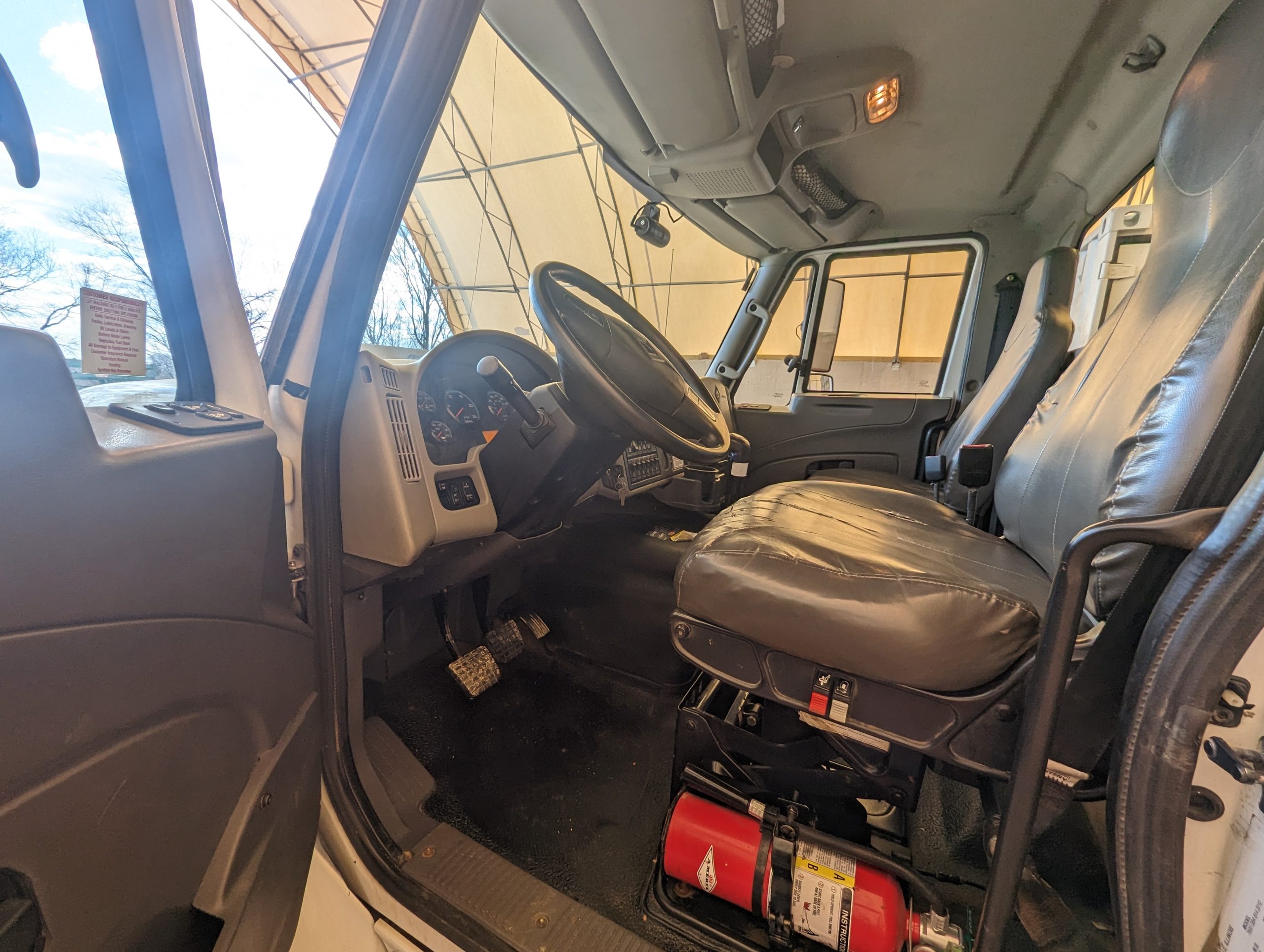 2011 National 9105H Boom Truck Crane - Image 8