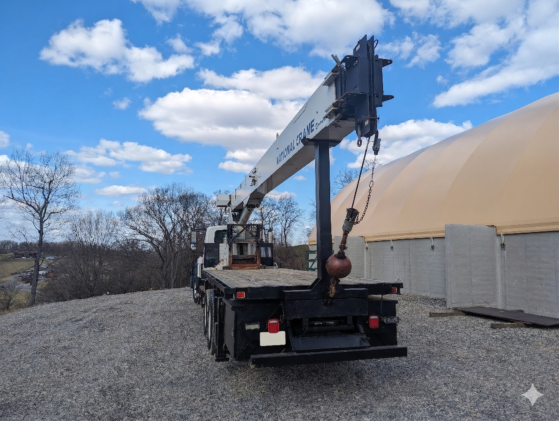 2011 National 9105H Boom Truck Crane - Image 22